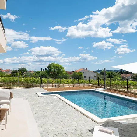 Fjok, Villa Sveti Filip i Jakov