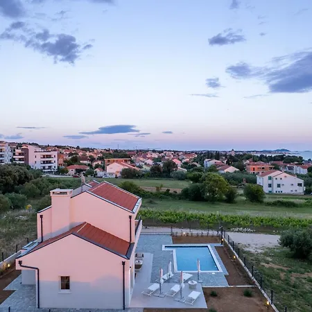 Fjok, Villa Sveti Filip i Jakov