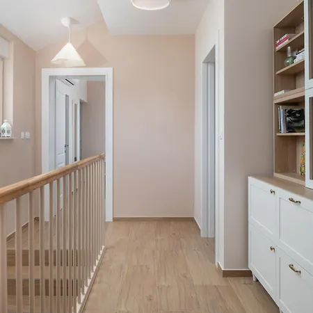 Βίλα Fjok, Sveti Filip i Jakov