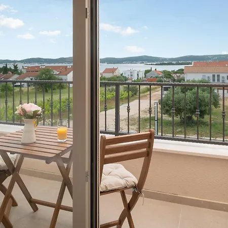 Villa Fjok, Sveti Filip i Jakov