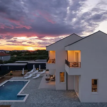 Fjok, * Sveti Filip i Jakov