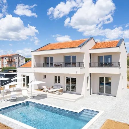 Villa Fjok, Sveti Filip i Jakov