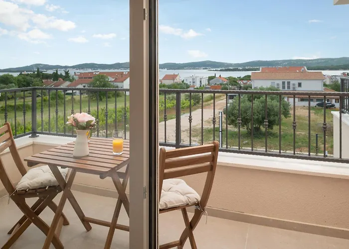 Vila Fjok, Sveti Filip i Jakov