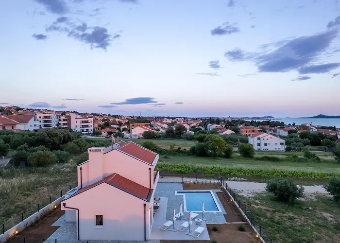 Fjok, Vila Sveti Filip i Jakov